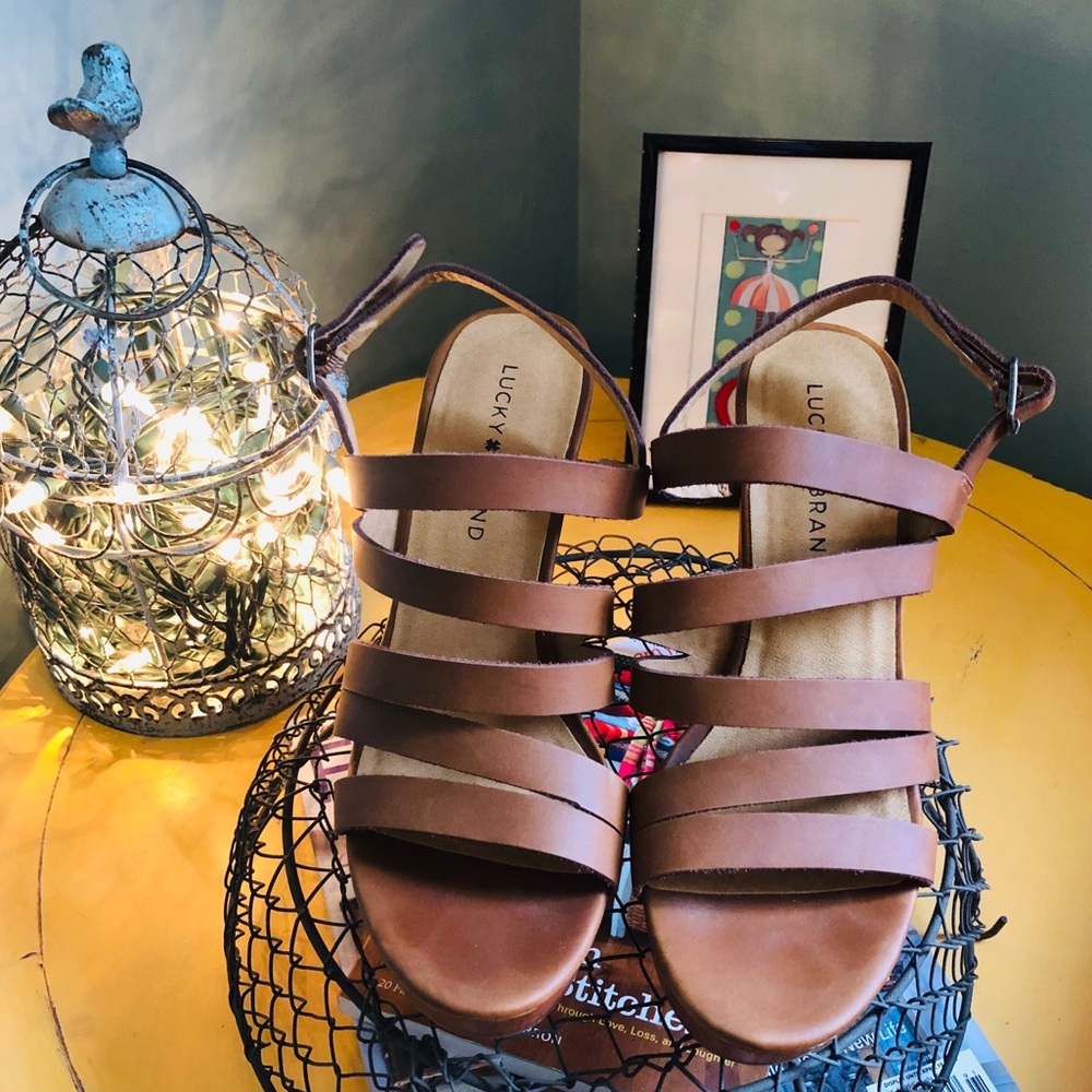 Lucky Brand platform sandals: